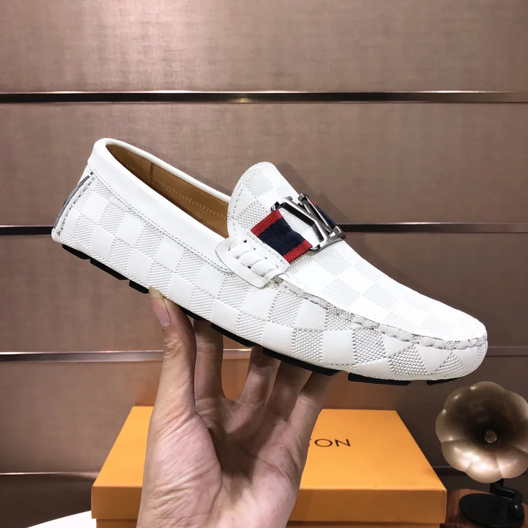 Men's men's shoes 💰420💰 [LV Doudou shoes] (water-dyed cowhide lining) new model is on the market, available on the official website. The new Doudou shoes are processed into single-color materials, and the uppers are made of imported cowhide material. The body of the shoe is fully hemmed with mark thread, and is lined with imported original cowhide leather. The elegant shoe shape is super suitable for all-matching, and the size is 38-44.